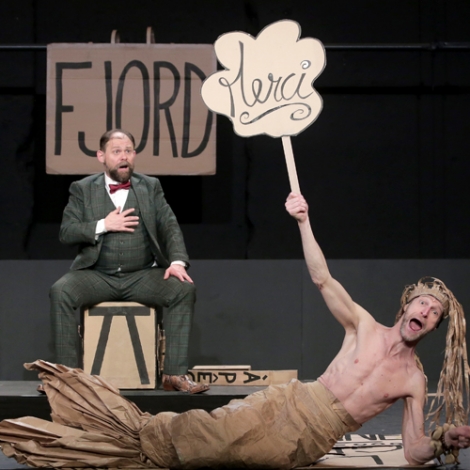 THEATRE :  -	Les Gros patinent bien